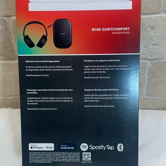 Bose QuietComfort Black Headphones - Picture 2 of 3